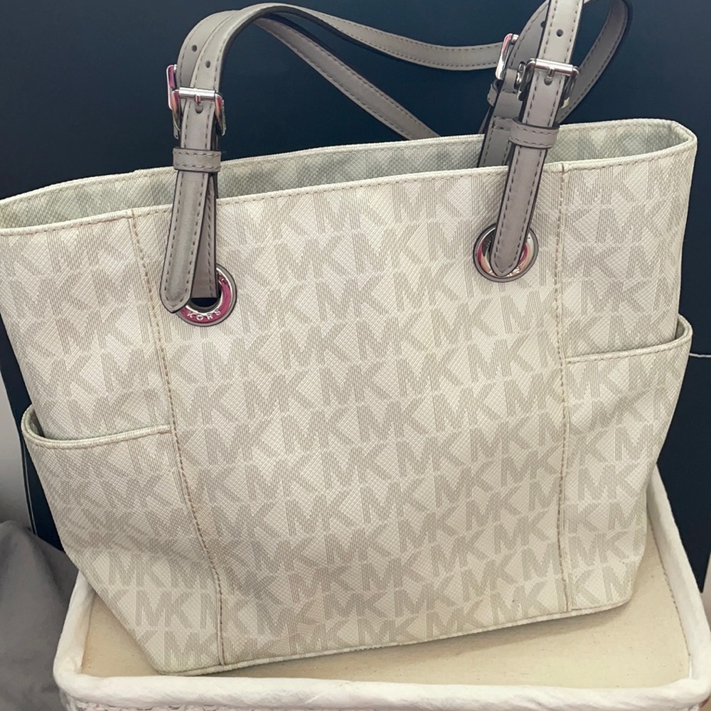 Michael Kors signature tote white with grey straps